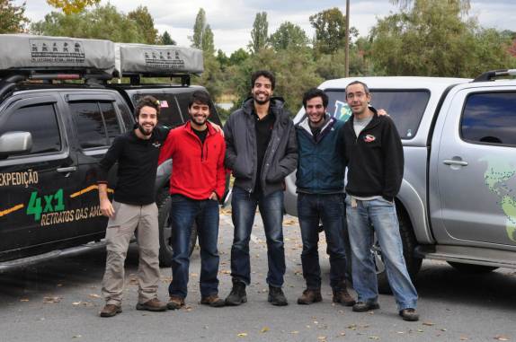 Junto com os brasileiros do 4x1 em parque de Vancouver, no Canadá